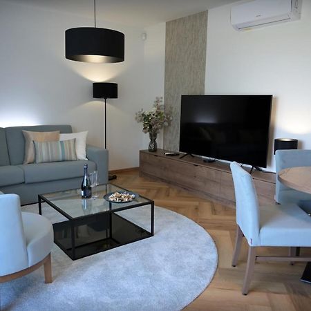 Apartman Golfballs Sajdikove Humence ภายนอก รูปภาพ