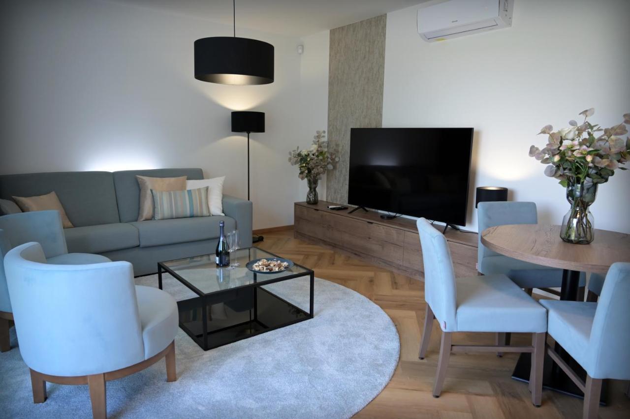 Apartman Golfballs Sajdikove Humence ภายนอก รูปภาพ