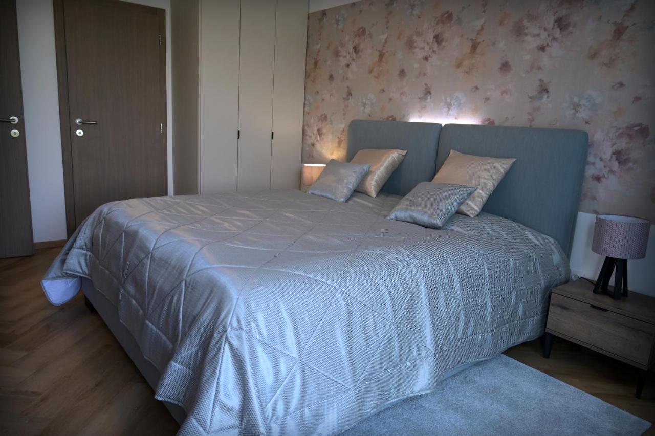 Apartman Golfballs Sajdikove Humence ภายนอก รูปภาพ