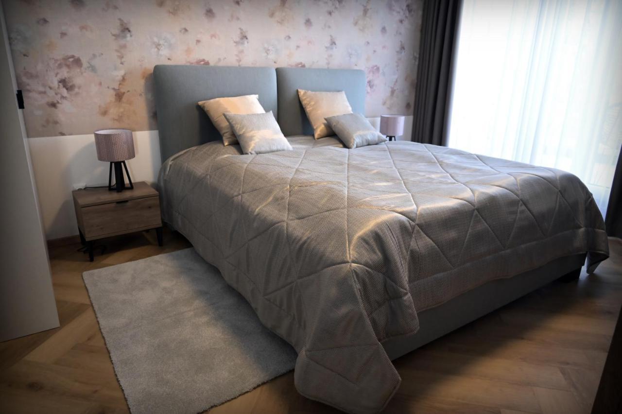 Apartman Golfballs Sajdikove Humence ภายนอก รูปภาพ