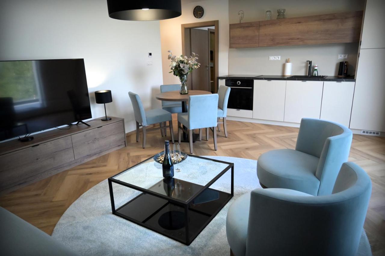Apartman Golfballs Sajdikove Humence ภายนอก รูปภาพ